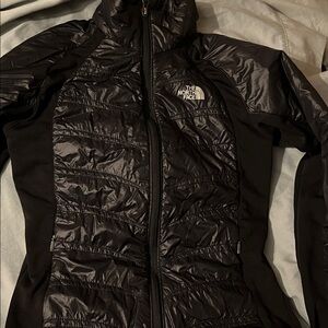 The North Face Women's Black Hybrid Puffer Jacket